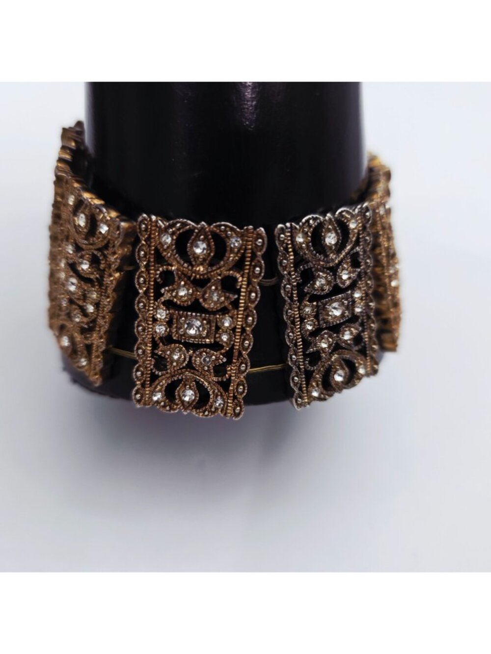 Gold-Tone Filigree & Rhinestone Stretch Bracelet 1-1/8" Wide Vintage 1960s - Picture 5 of 10